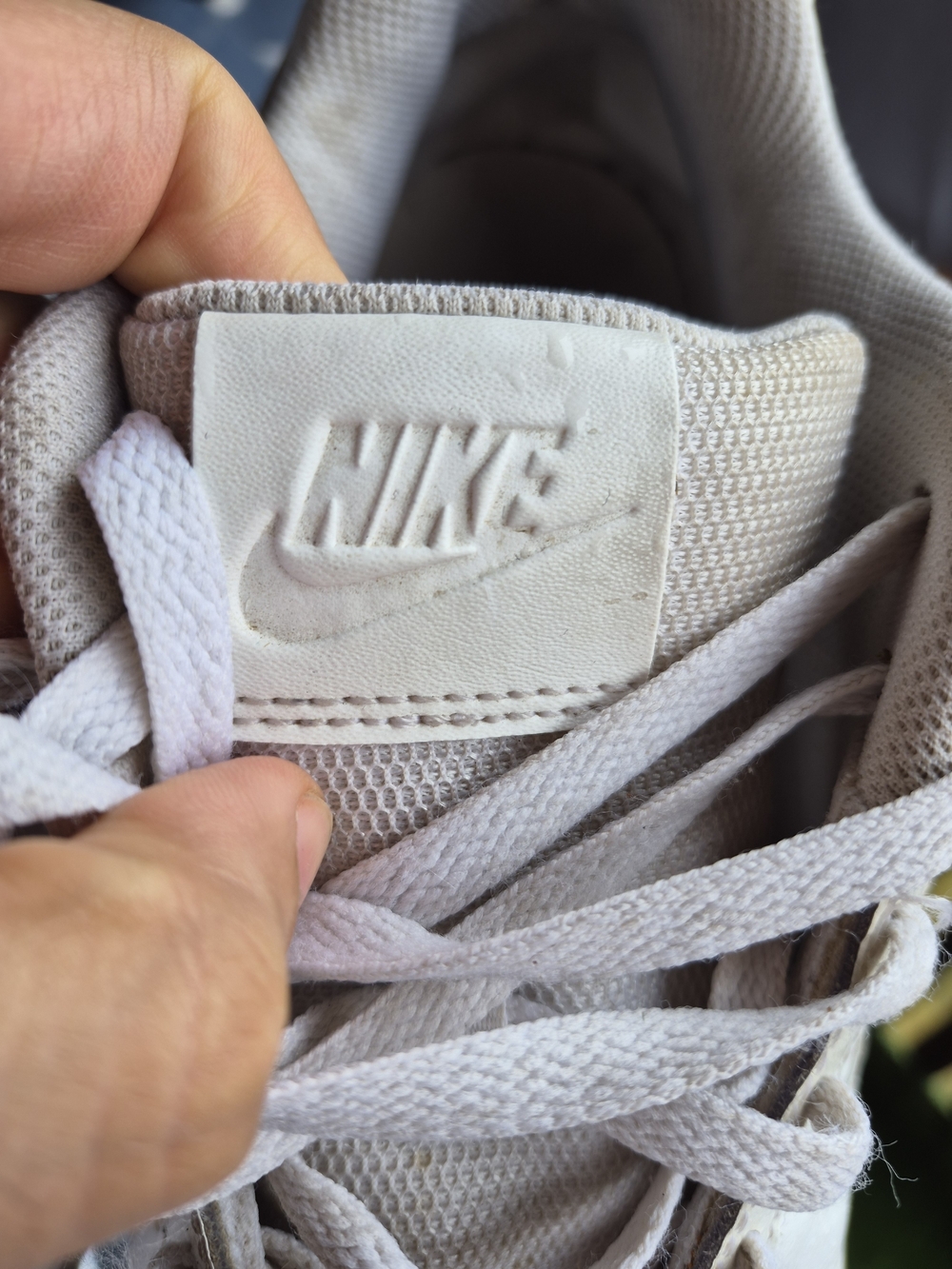 Nike Men's White Low-Top Sneakers - Picture 6 of 6